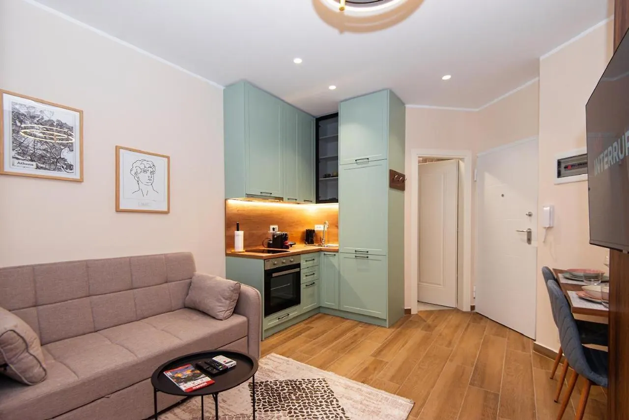 דורס Loris Apartaments 303