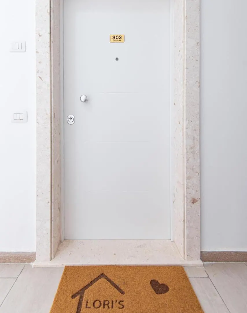 דורס Loris Apartaments 303